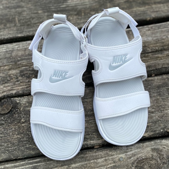 Nike Shoes - Womens Nike sandals size 10 still in good shape